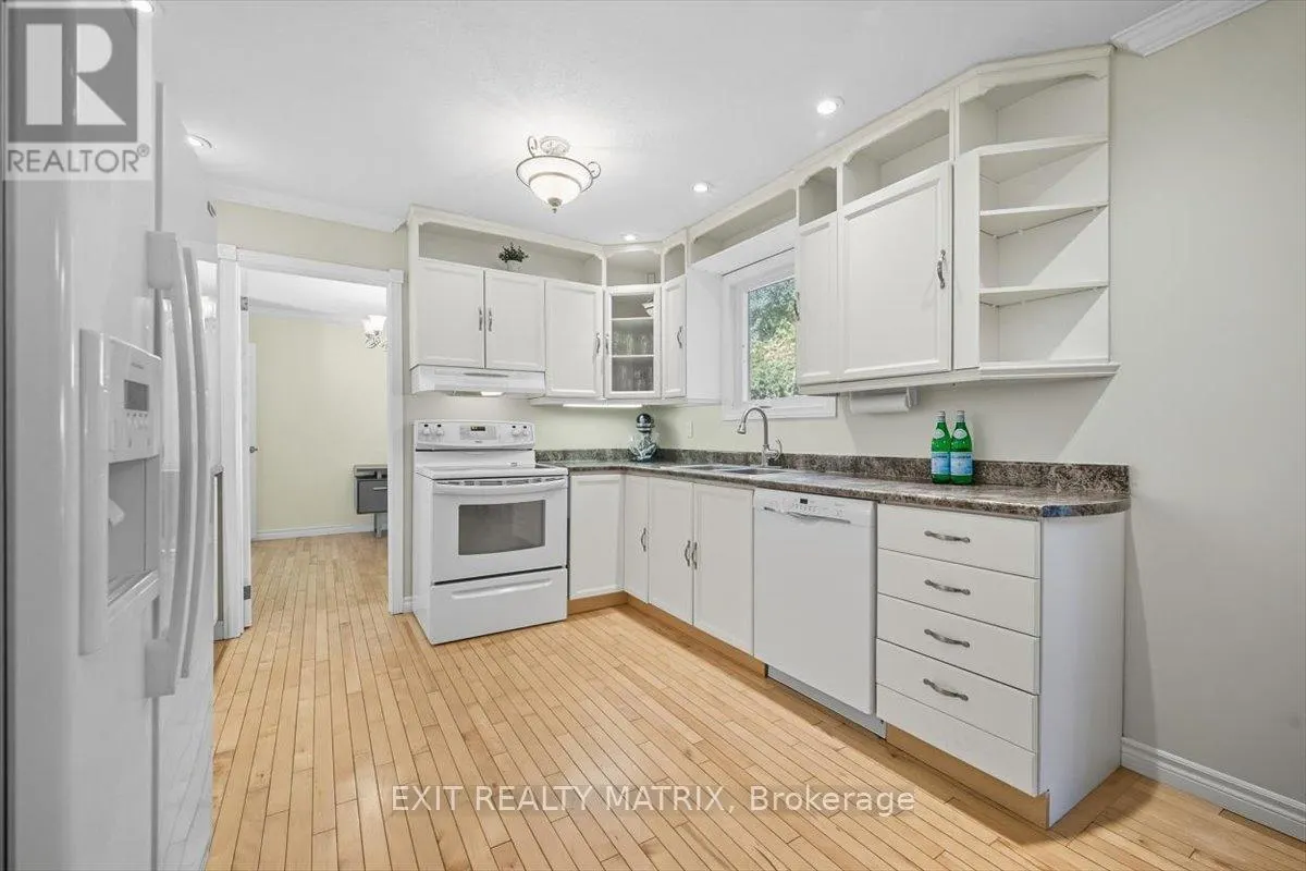 159 DUNLOP CRESCENT
