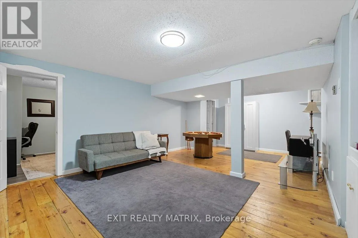159 DUNLOP CRESCENT