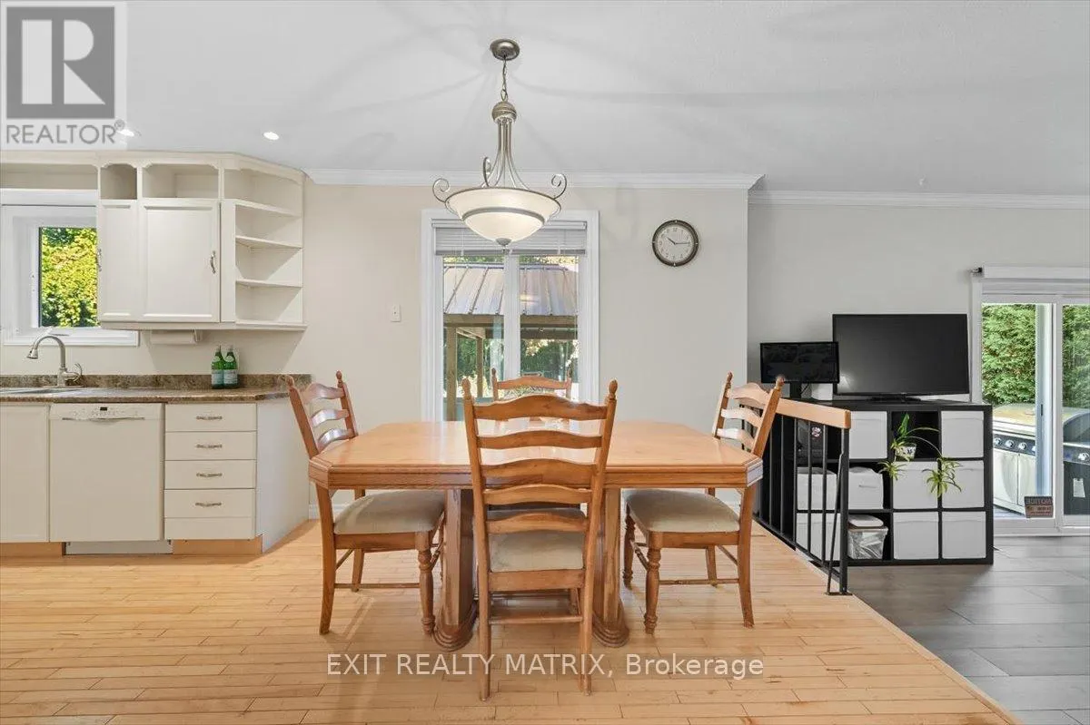 159 DUNLOP CRESCENT