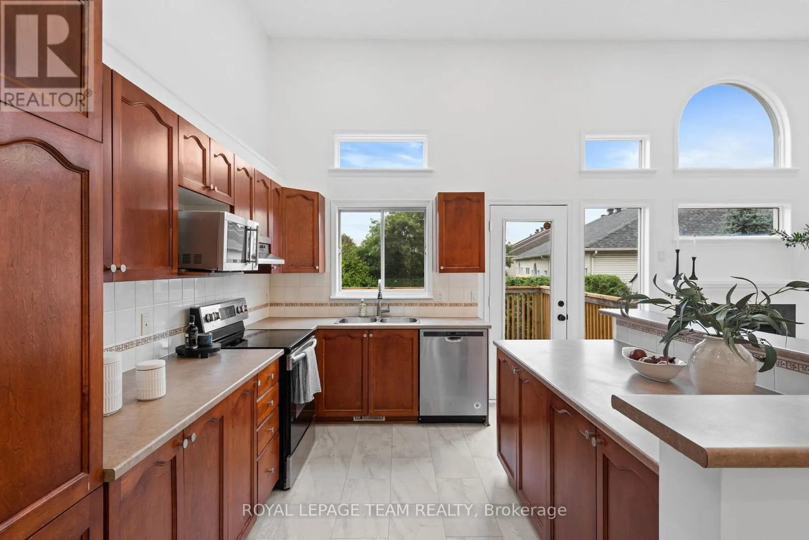 137 MACASSA CIRCLE