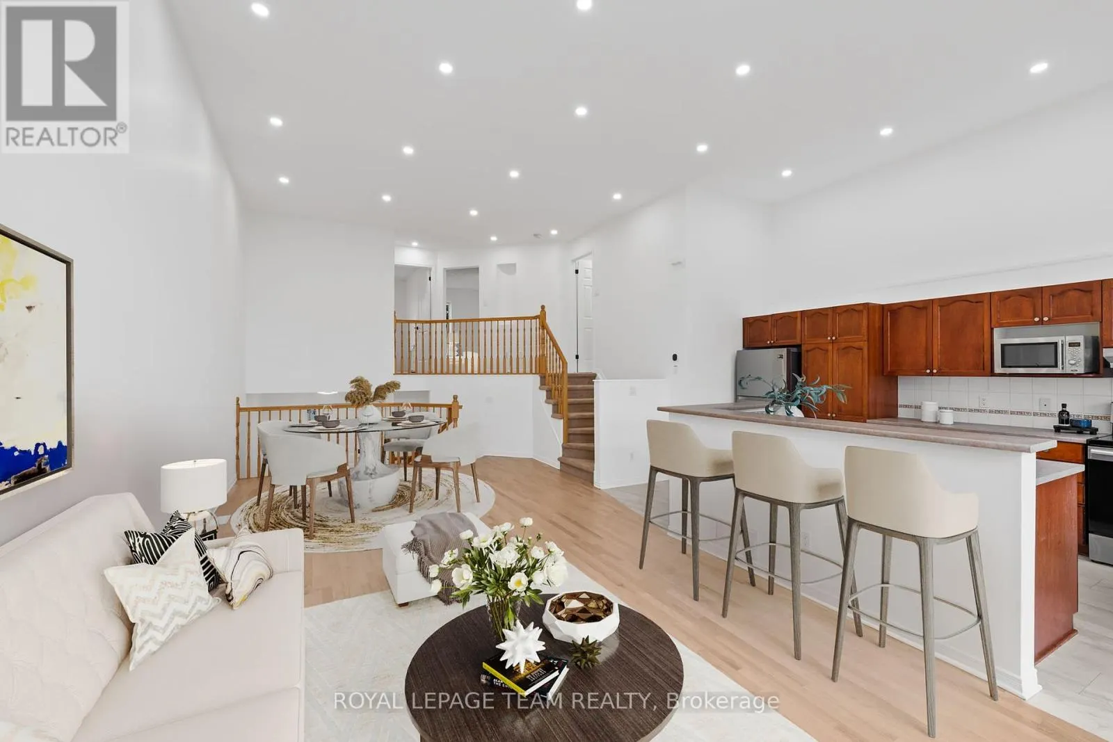 137 MACASSA CIRCLE