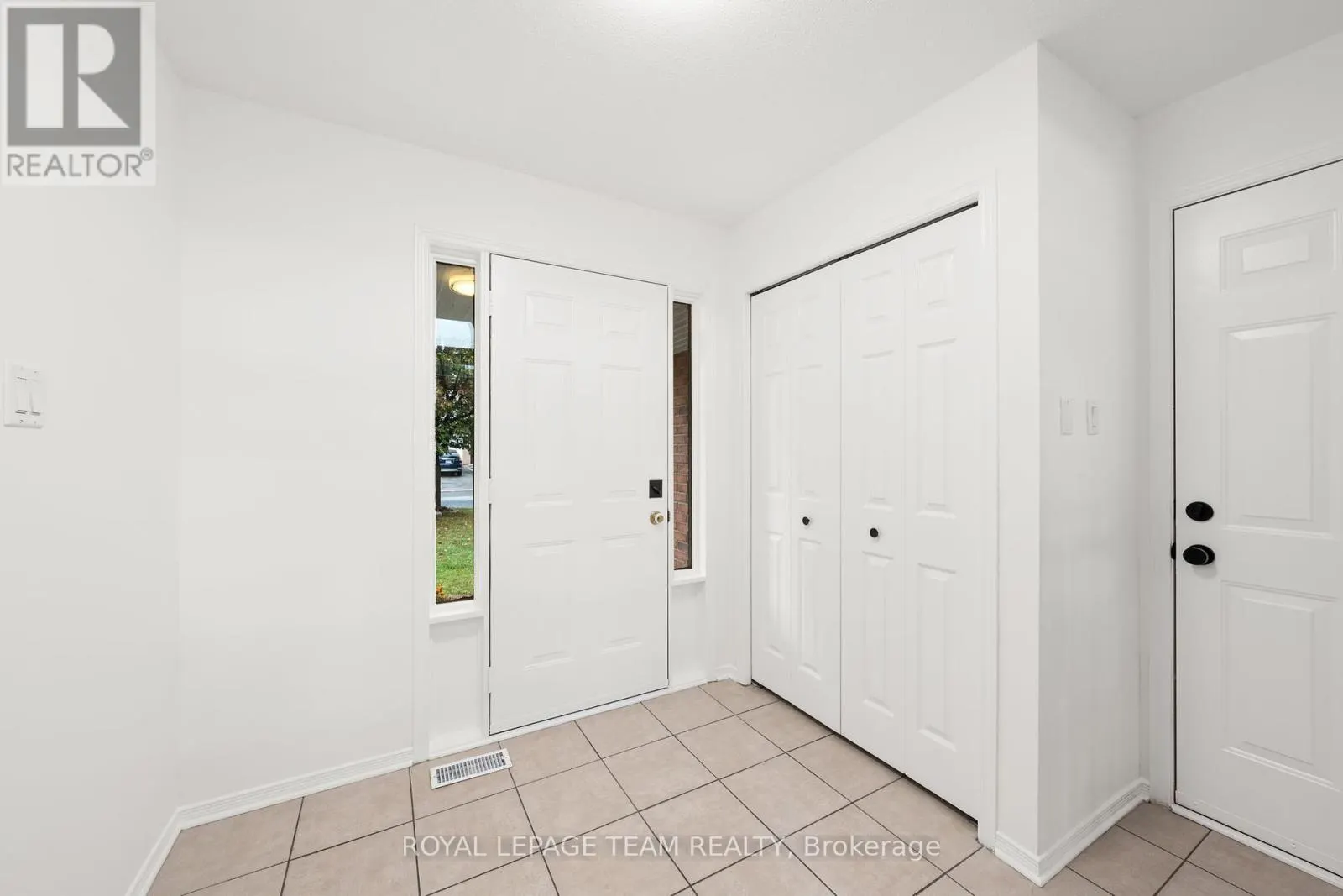 137 MACASSA CIRCLE