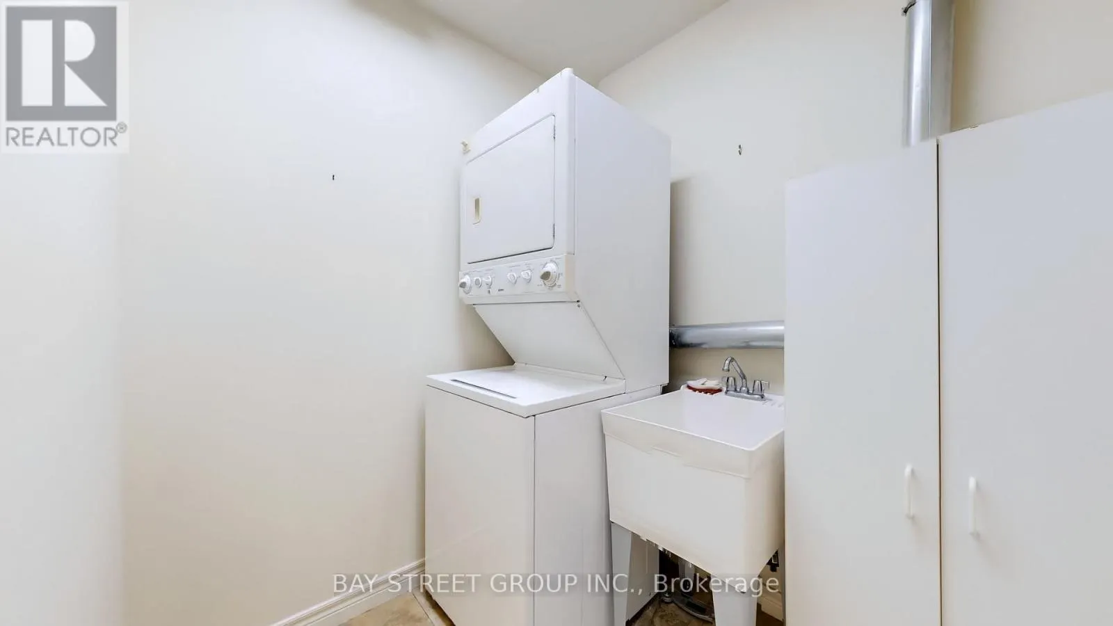 34 - 810 GOLF LINKS ROAD