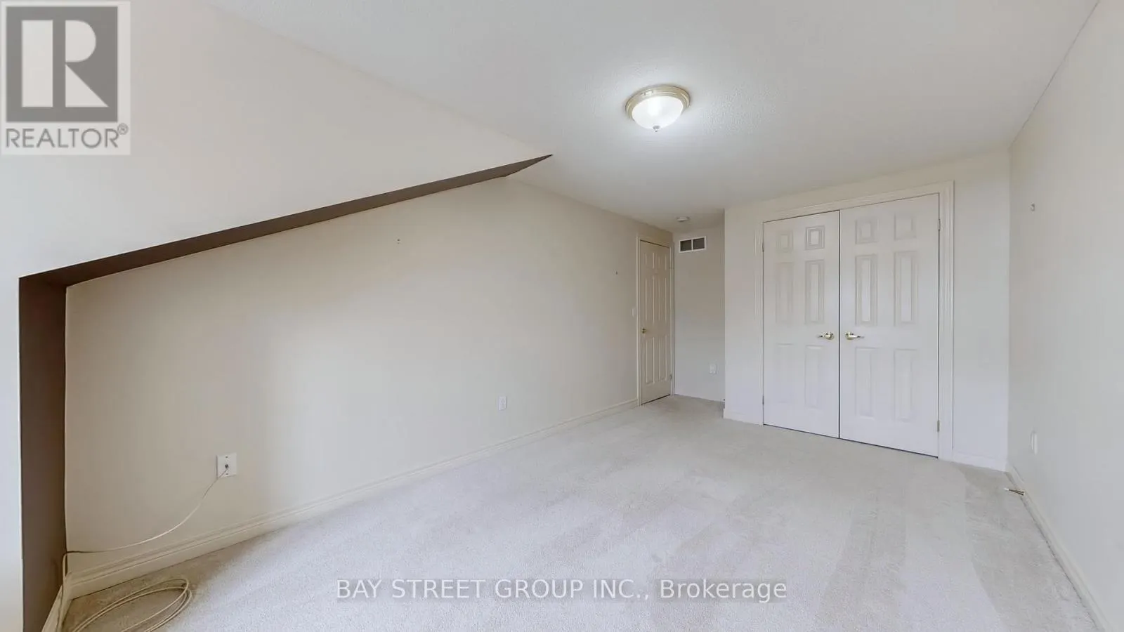 34 - 810 GOLF LINKS ROAD