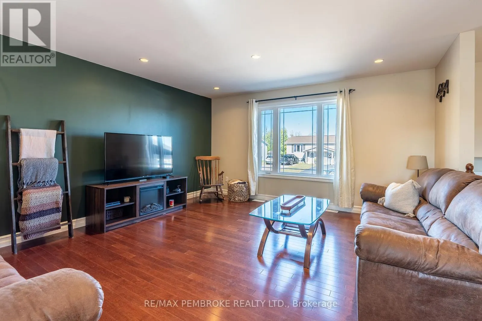 31 RENFREW STREET