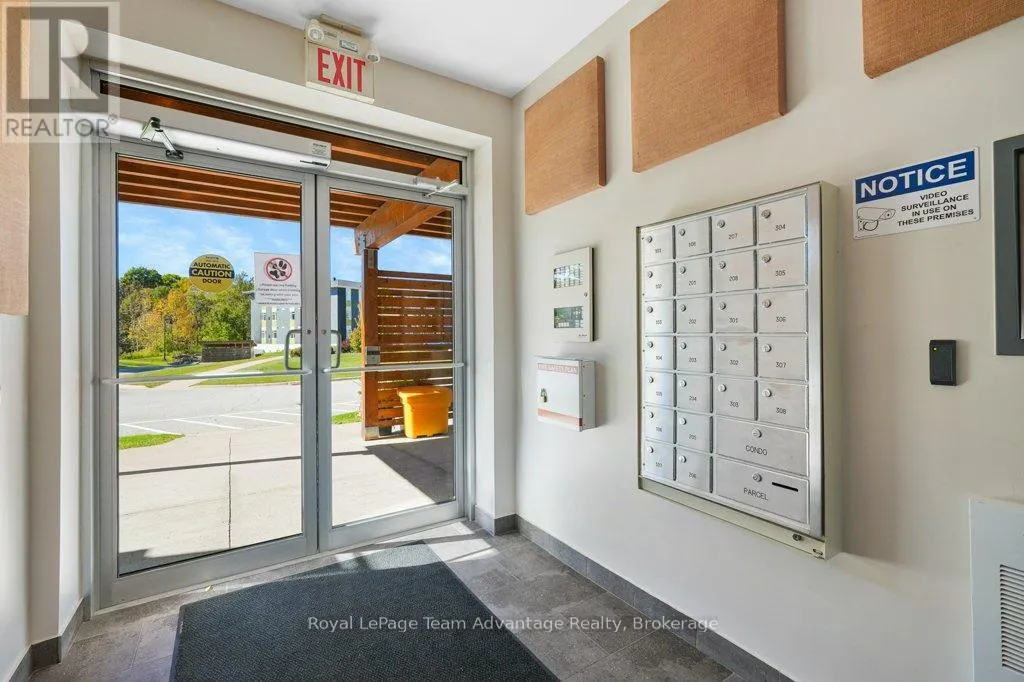 203 - 20A SILVER BIRCH COURT, #203
