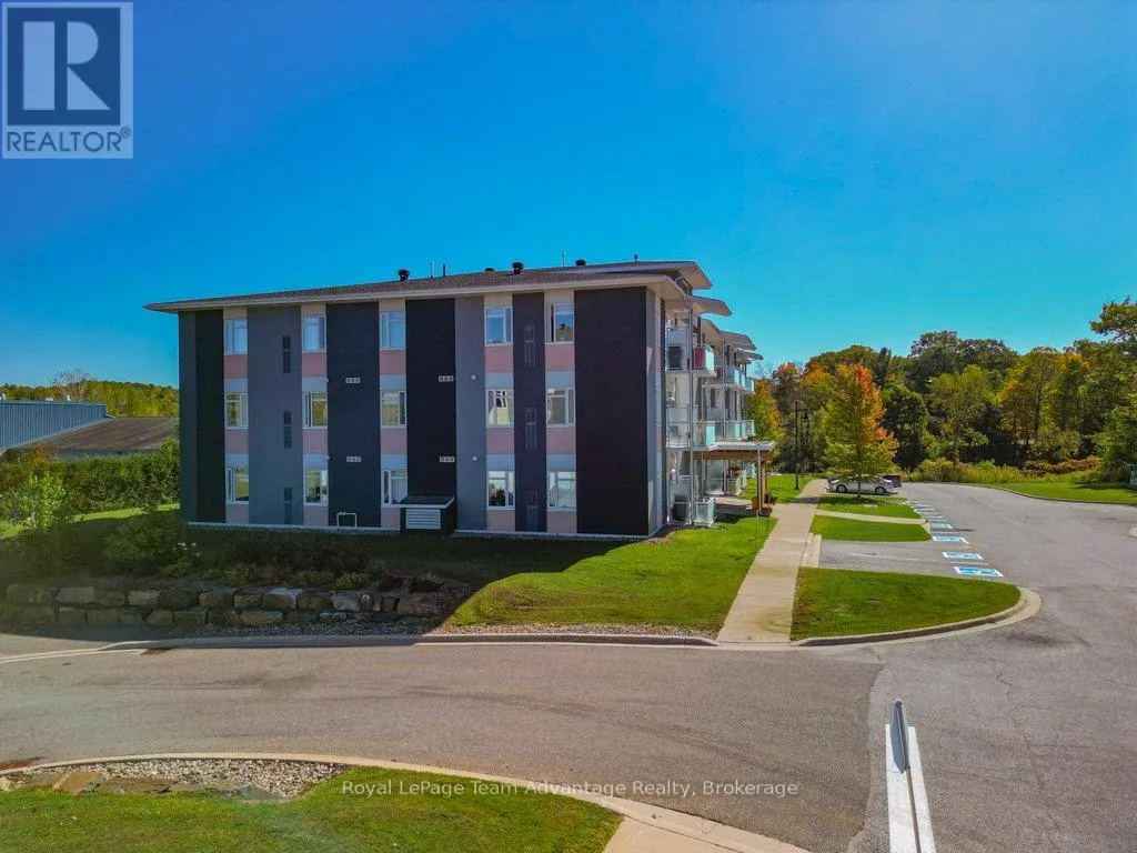 203 - 20A SILVER BIRCH COURT, #203