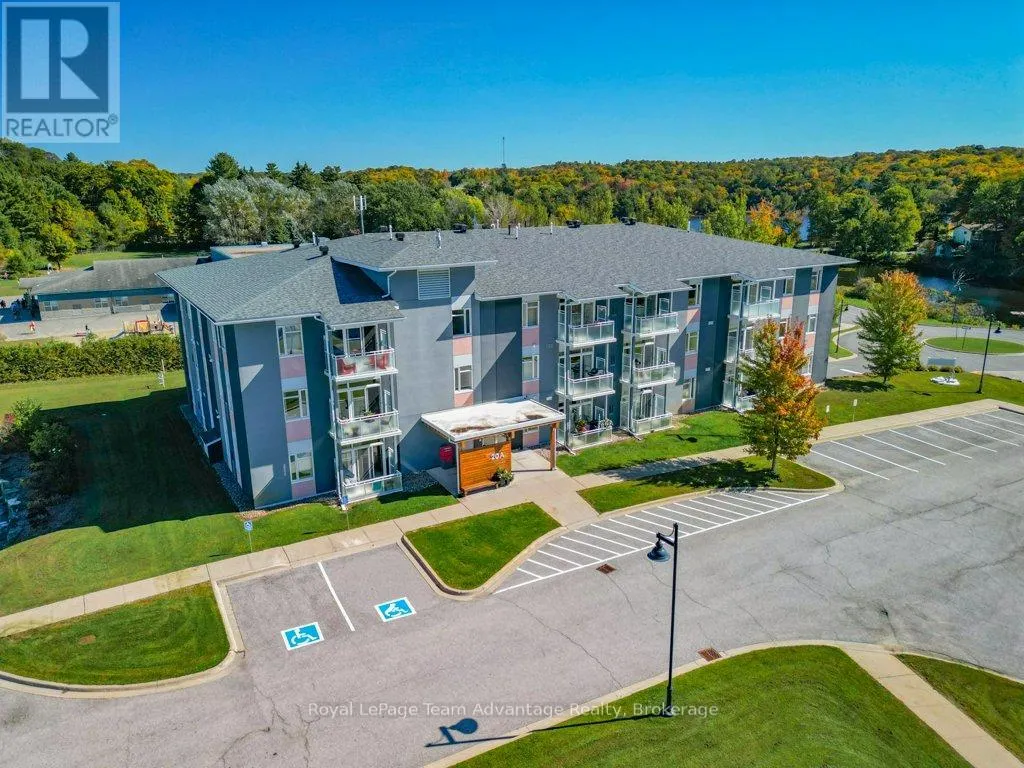 203 - 20A SILVER BIRCH COURT, #203