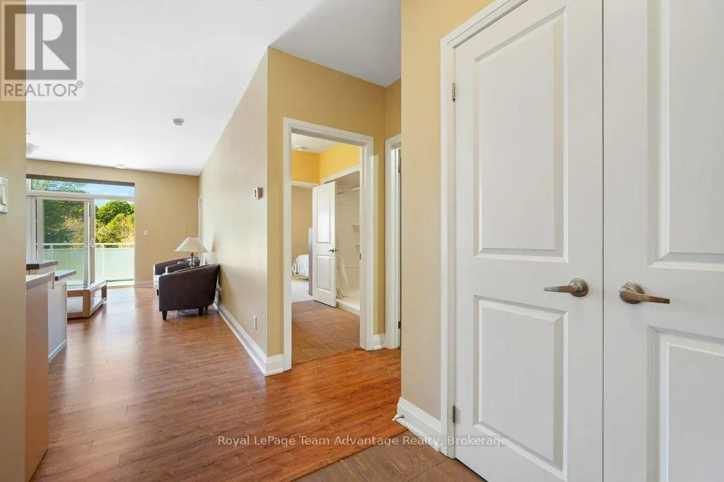 203 - 20A SILVER BIRCH COURT, #203