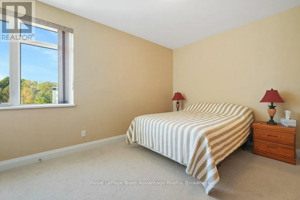 203 - 20A SILVER BIRCH COURT, #203