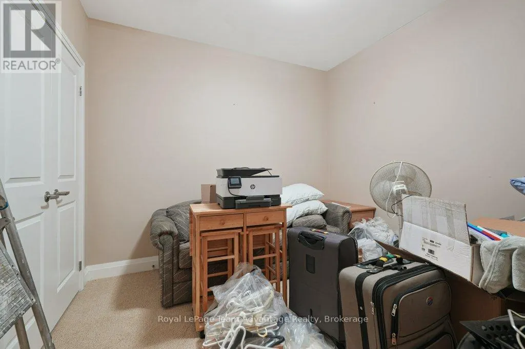 203 - 20A SILVER BIRCH COURT, #203