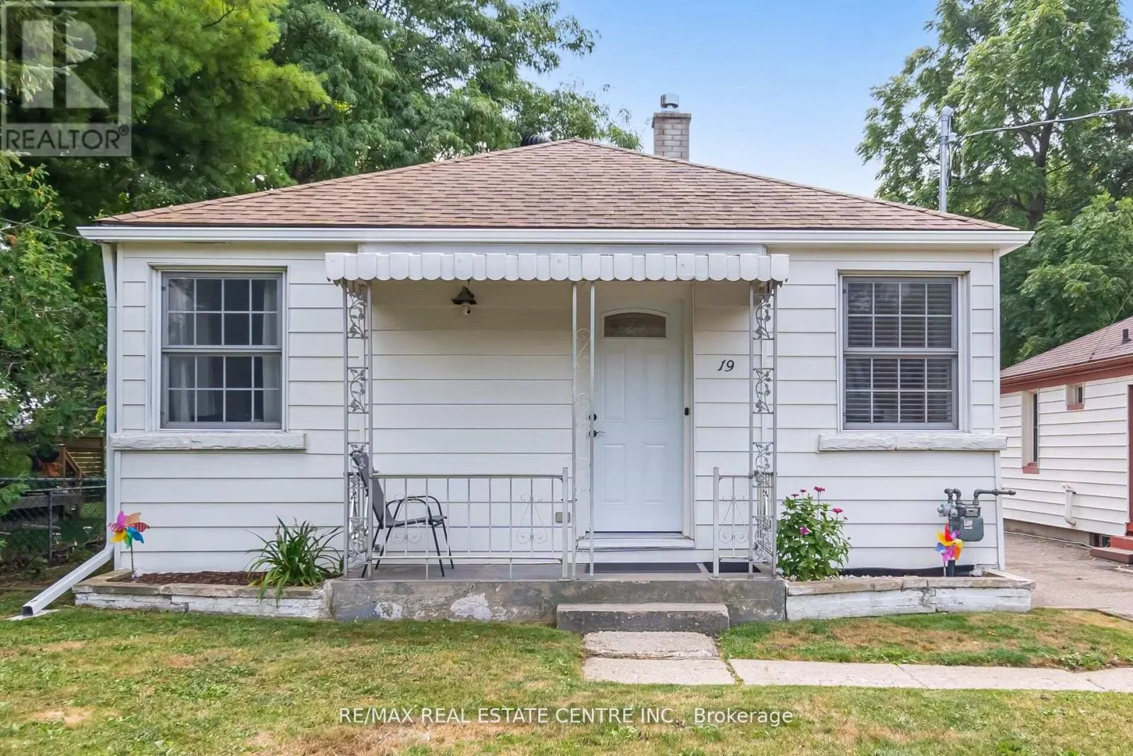 19 SENECA DRIVE