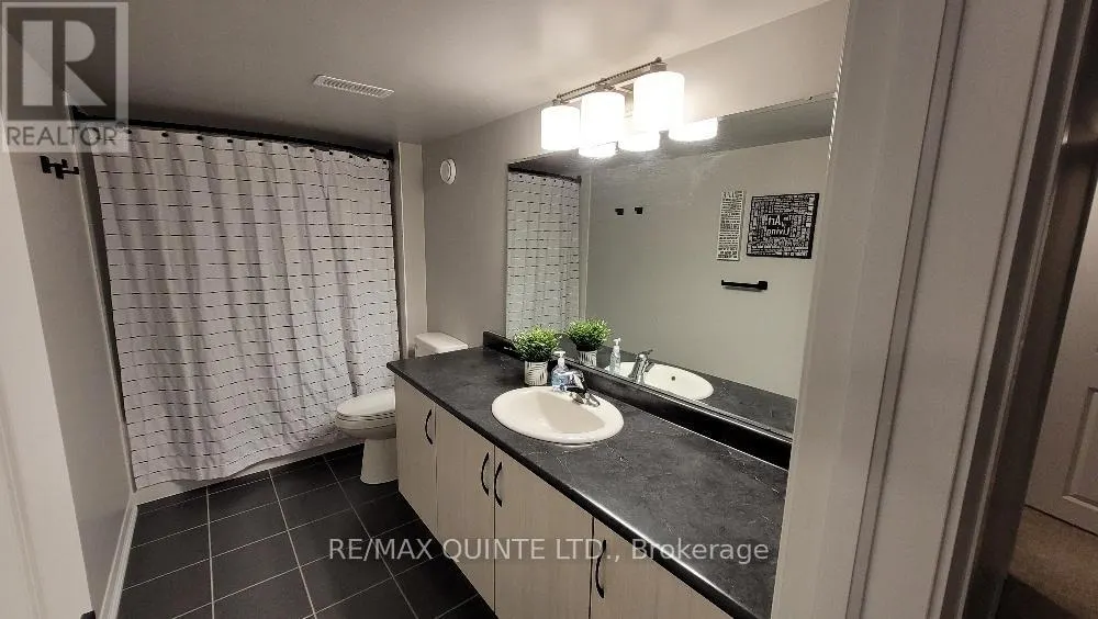 10 - 80 MARSH AVENUE, #10
