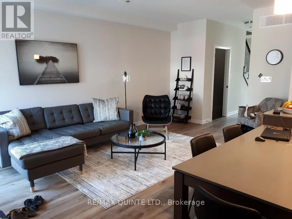 10 - 80 MARSH AVENUE, #10
