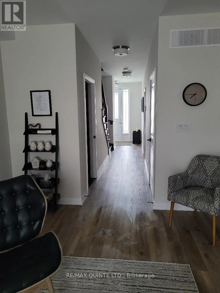 10 - 80 MARSH AVENUE, #10