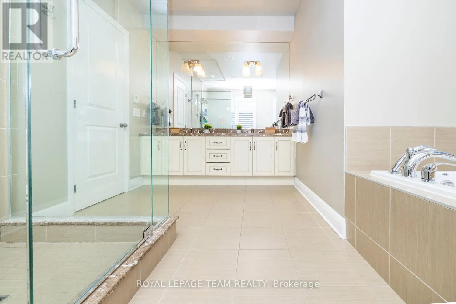 213 CABRELLE PLACE E