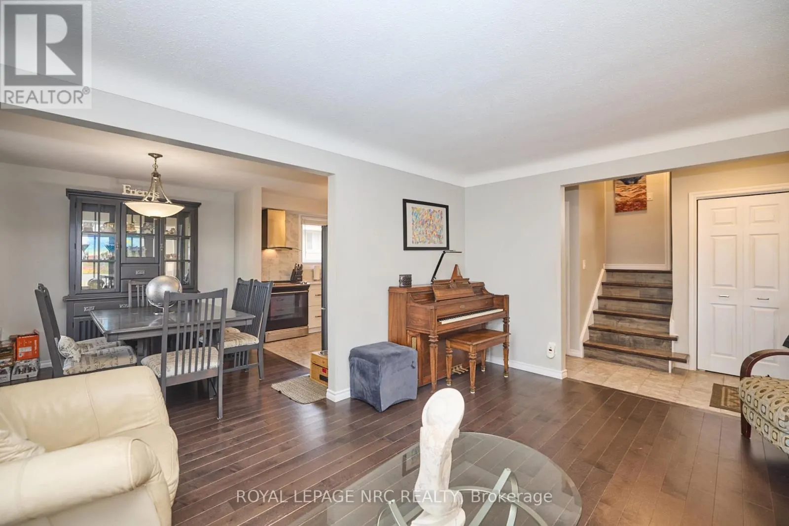 28 RAMSEY STREET E