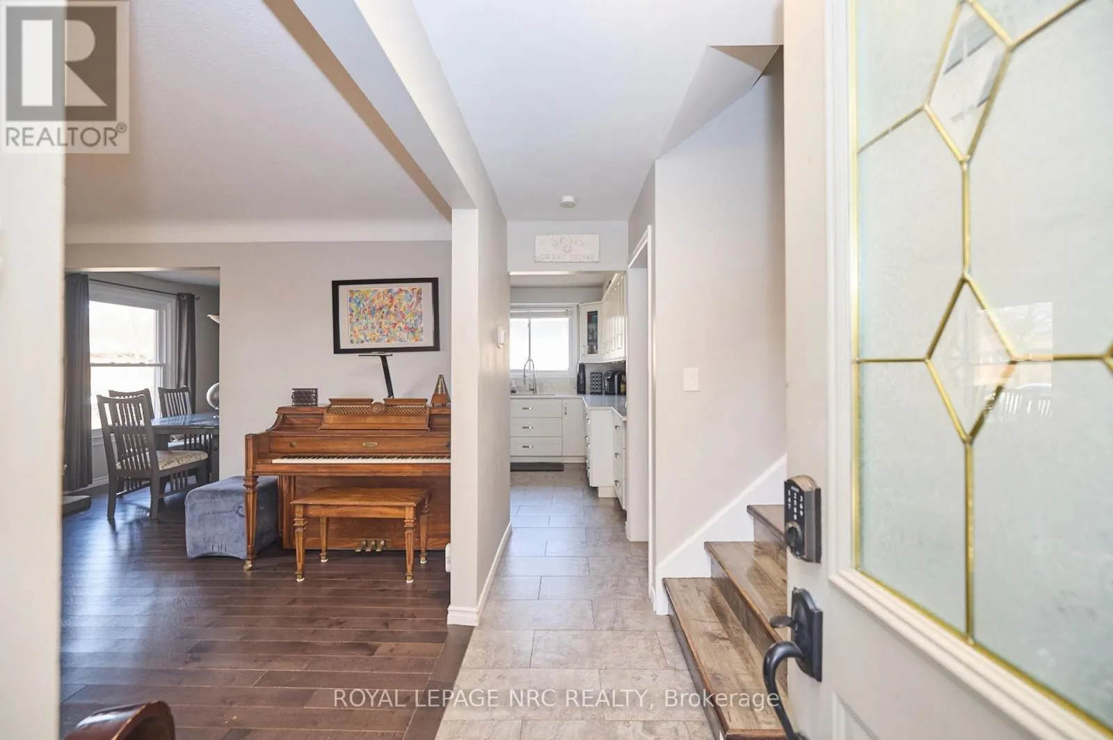 28 RAMSEY STREET E