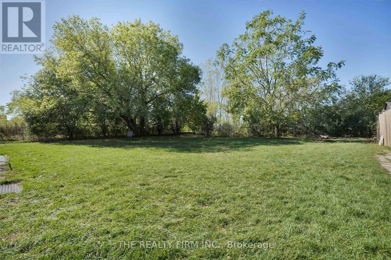 86 MACKAY AVENUE