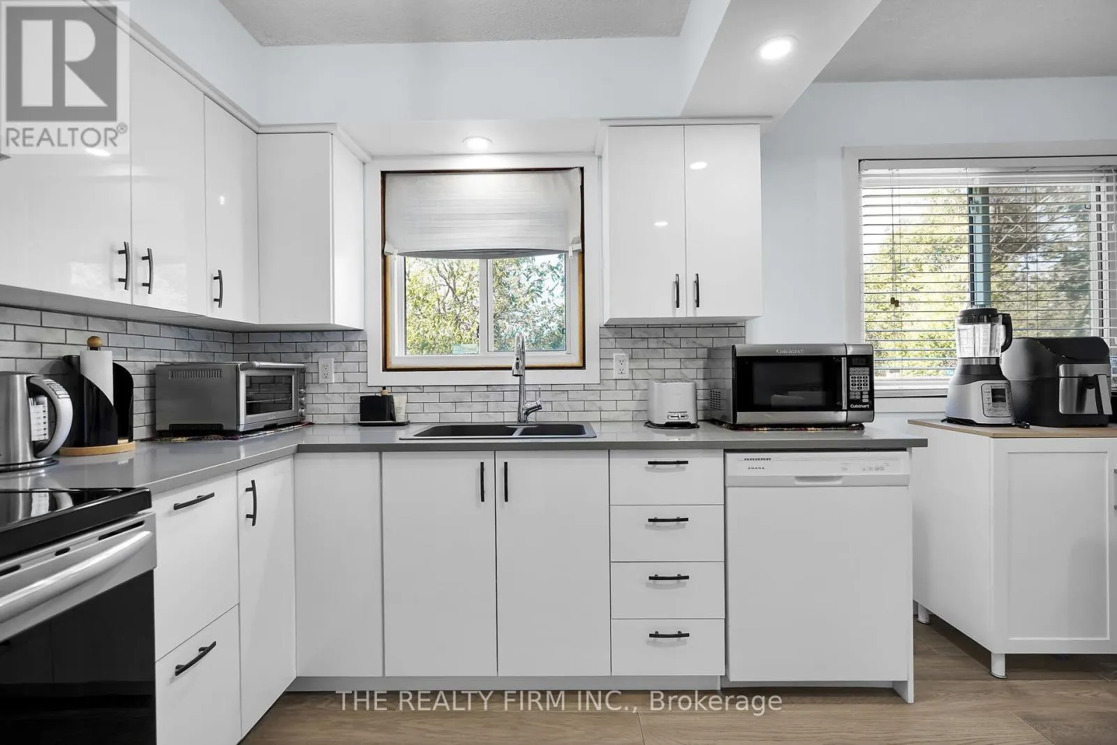 86 MACKAY AVENUE
