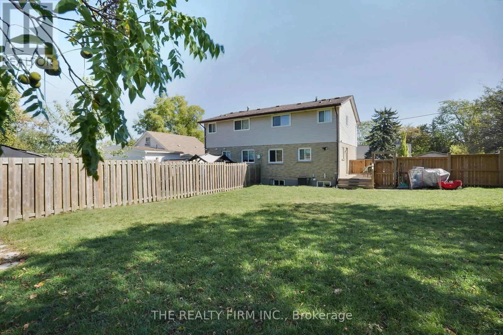 86 MACKAY AVENUE
