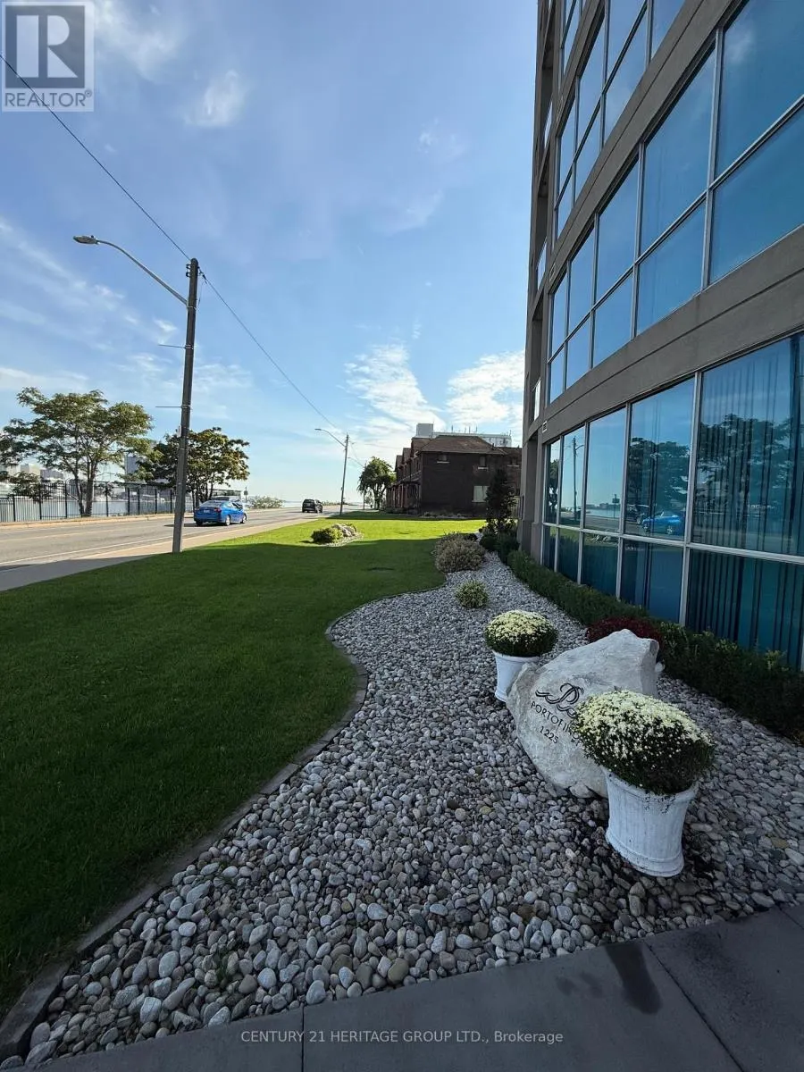 305 - 1225 RIVERSIDE DRIVE W