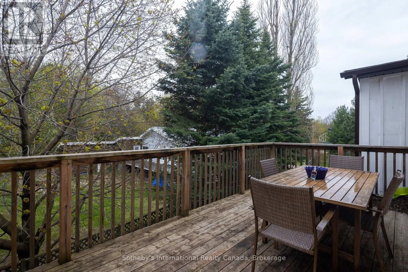 210 ARLBERG CRESCENT