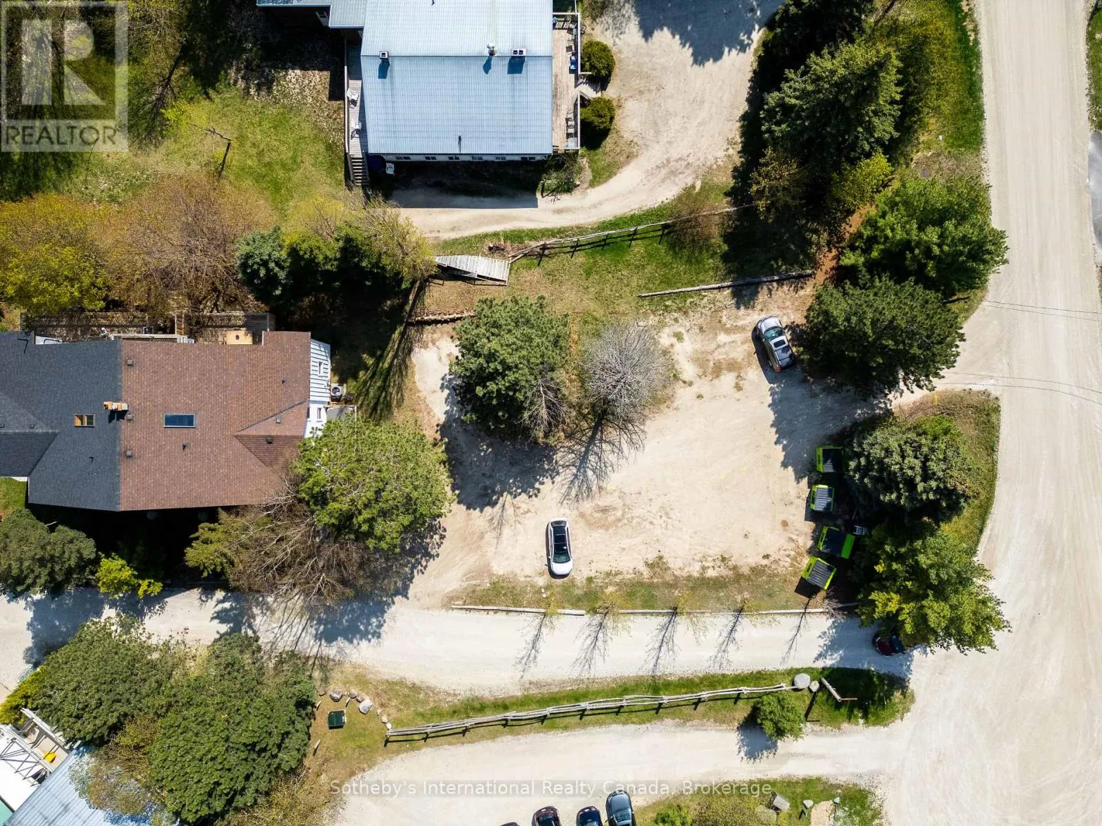 210 ARLBERG CRESCENT