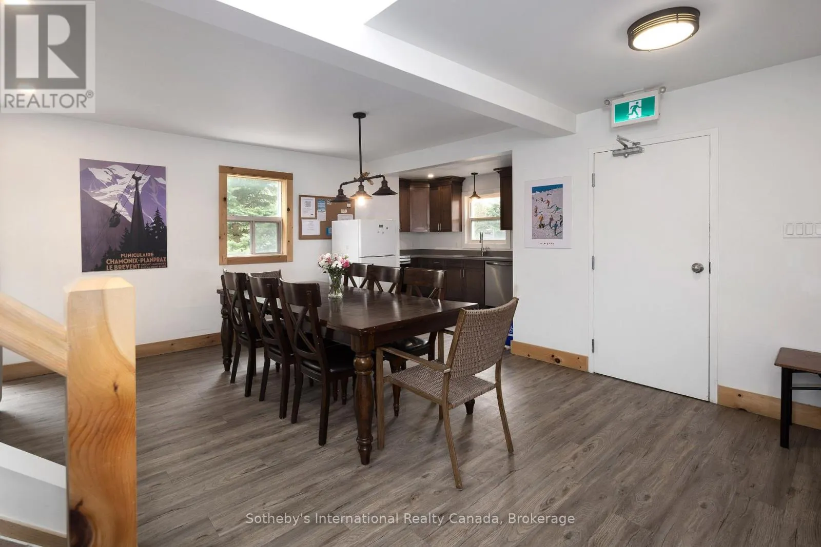 210 ARLBERG CRESCENT