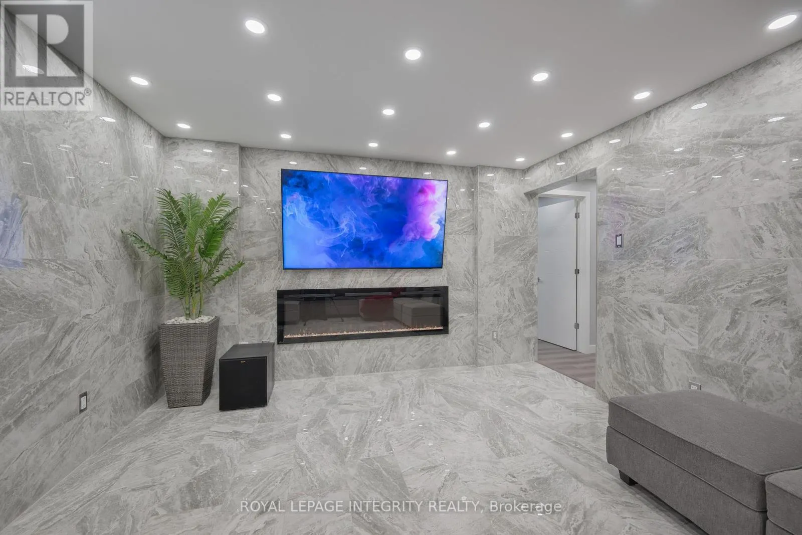 232 CONDADO CRESCENT