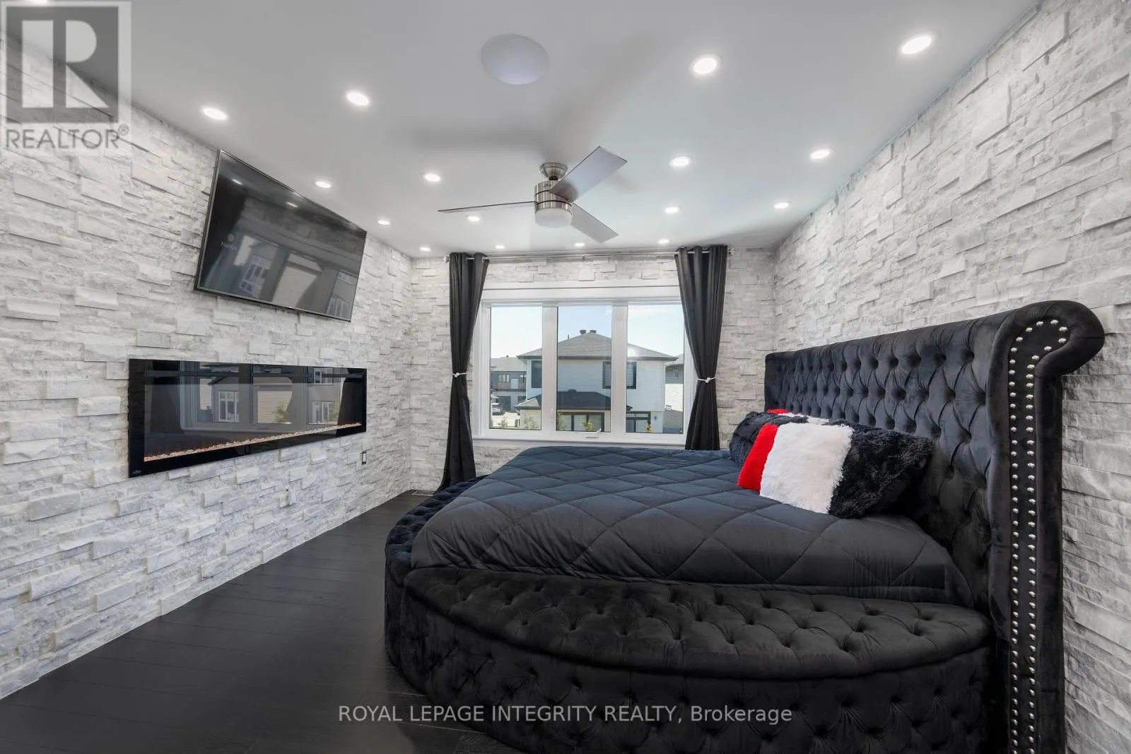 232 CONDADO CRESCENT