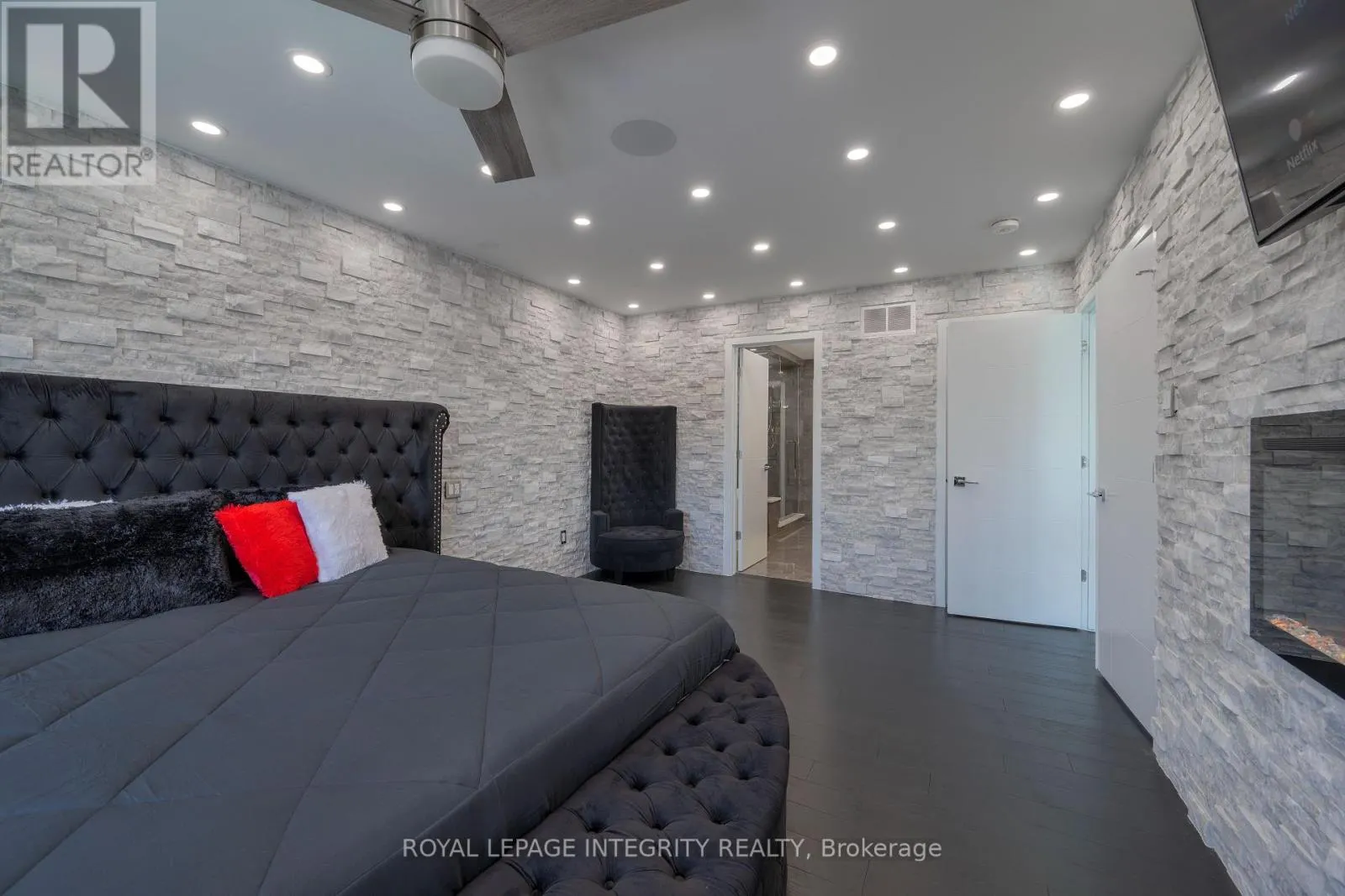 232 CONDADO CRESCENT