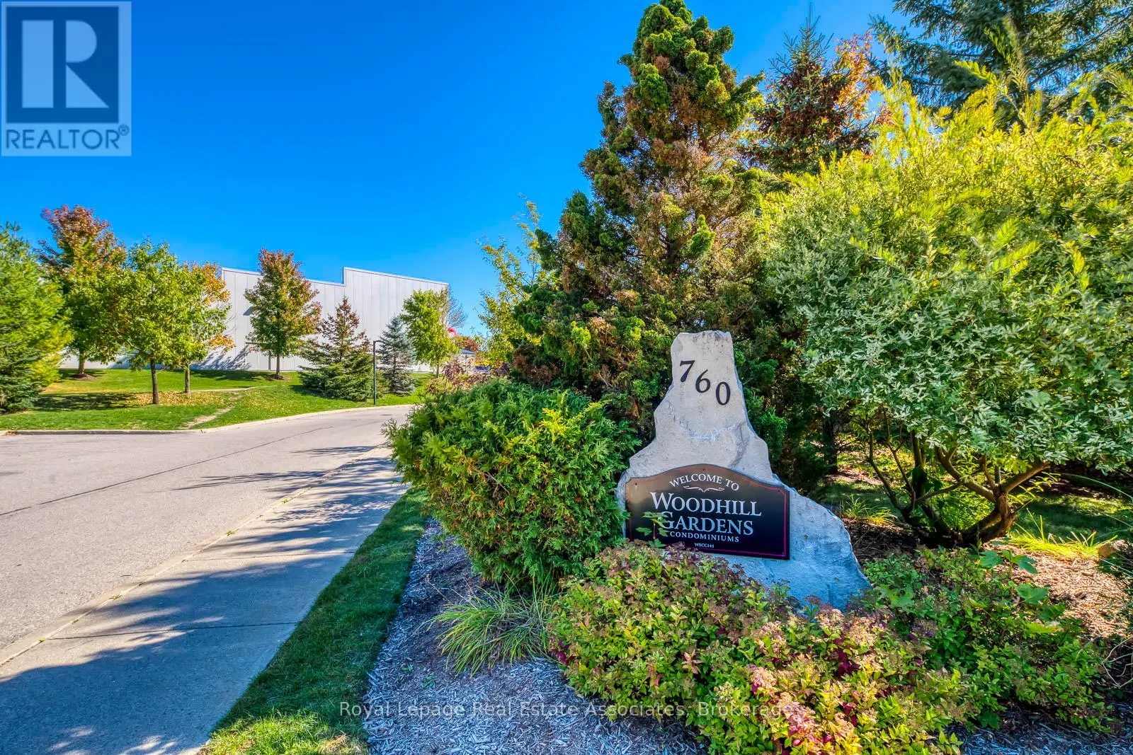 221 - 760 WOODHILL DRIVE