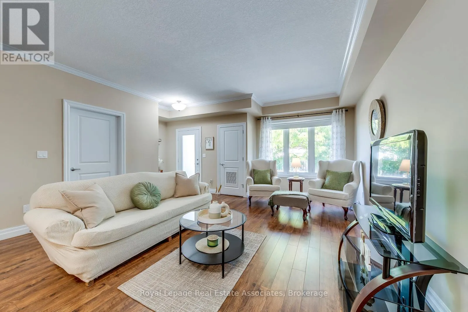 221 - 760 WOODHILL DRIVE