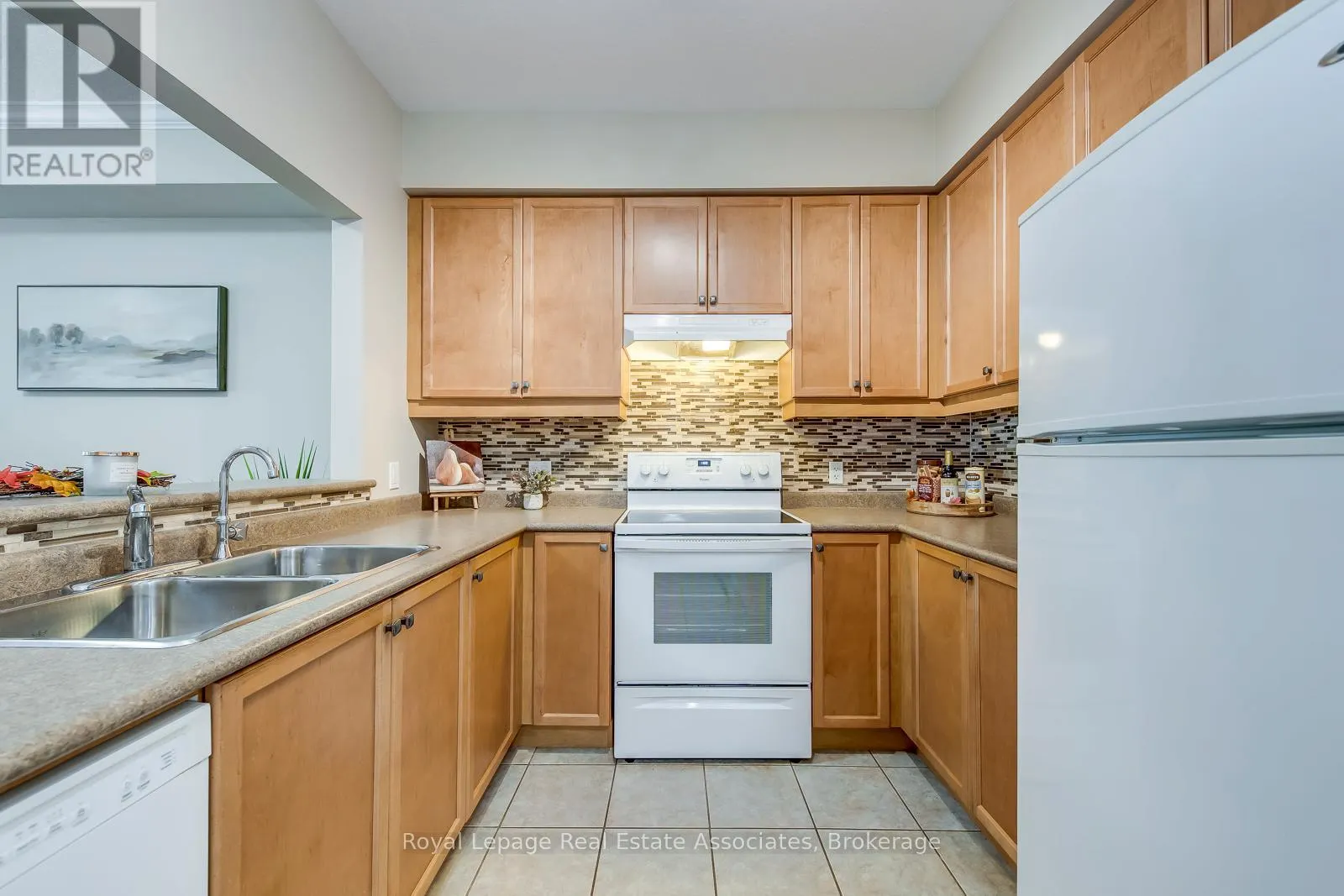 221 - 760 WOODHILL DRIVE
