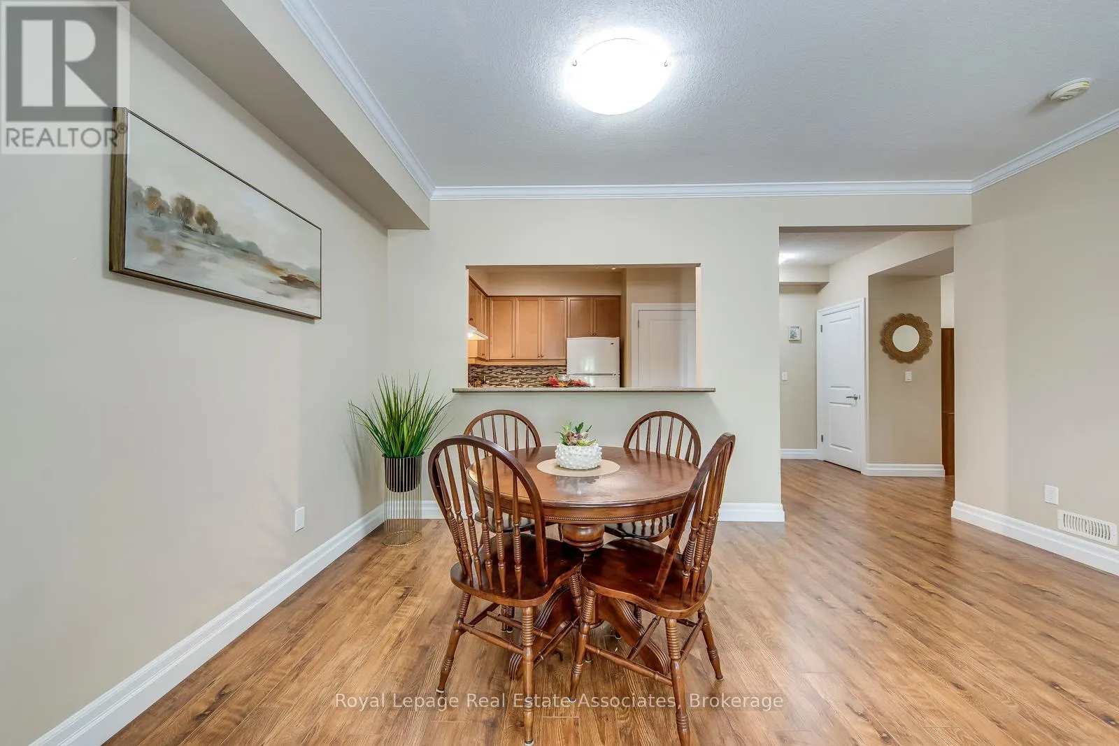 221 - 760 WOODHILL DRIVE