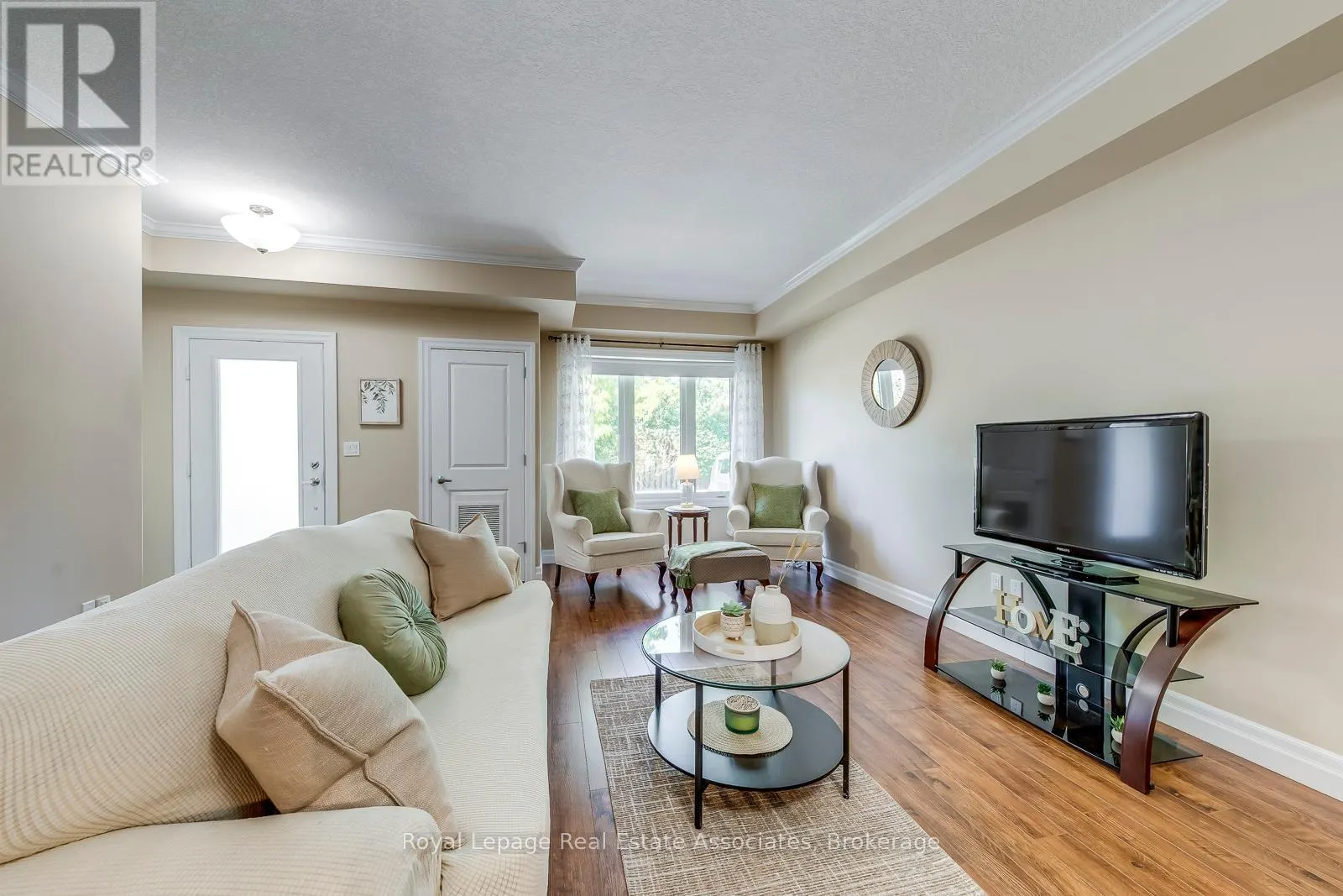 221 - 760 WOODHILL DRIVE