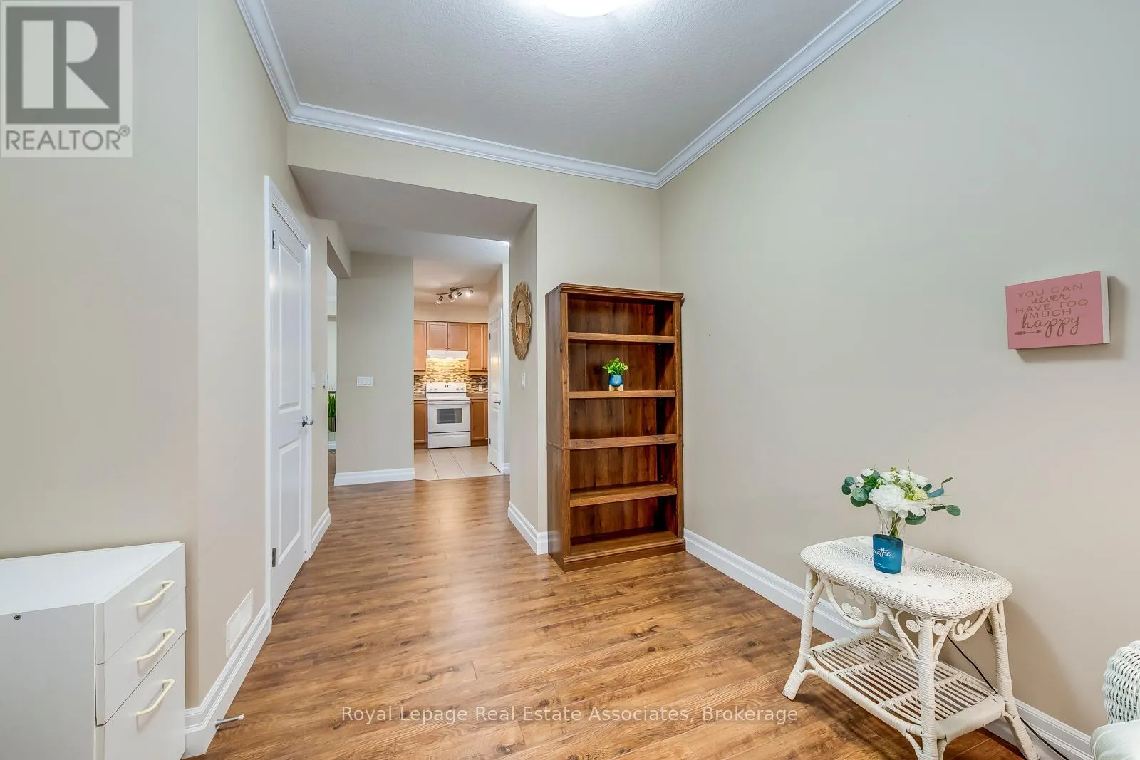 221 - 760 WOODHILL DRIVE