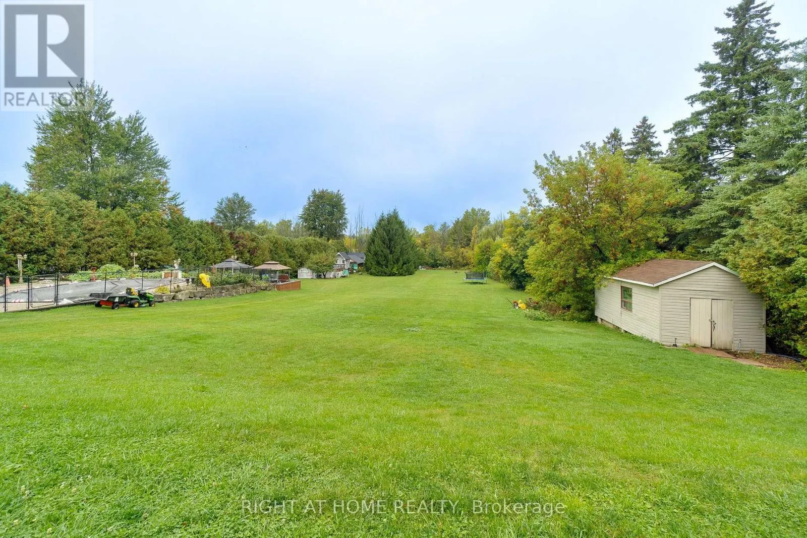 435 PARKSIDE DRIVE