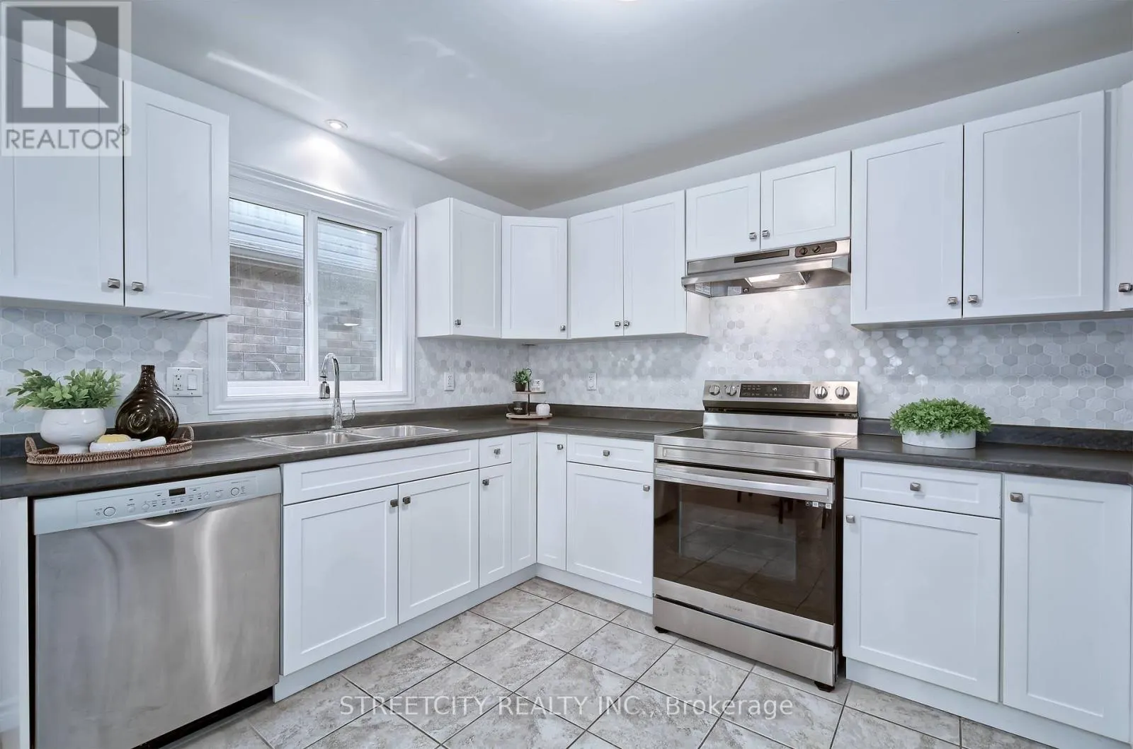 1966 FOXRIDGE CRESCENT