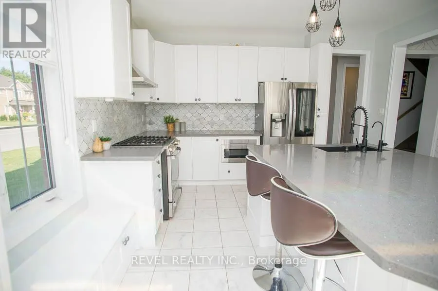 2 ATTLEBERY CRESCENT