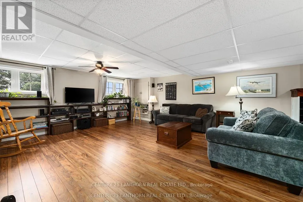 1489 AIRPORT PARKWAY