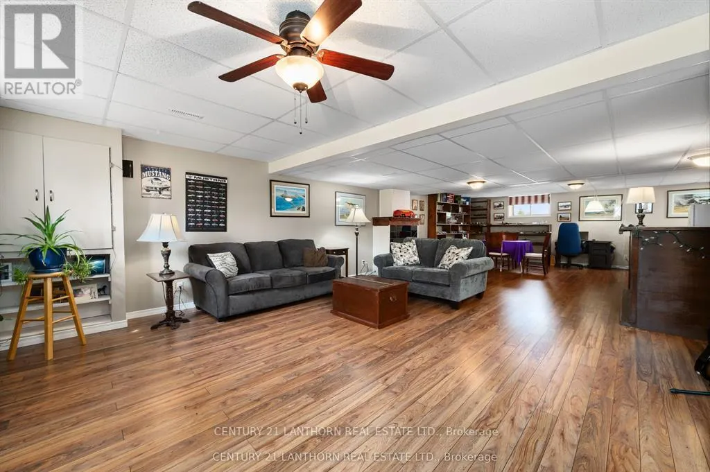 1489 AIRPORT PARKWAY