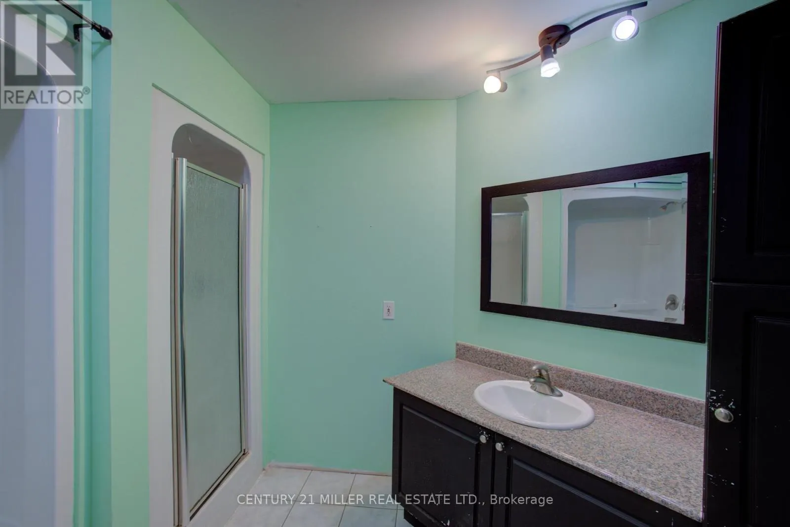 315 - 135 JAMES STREET S
