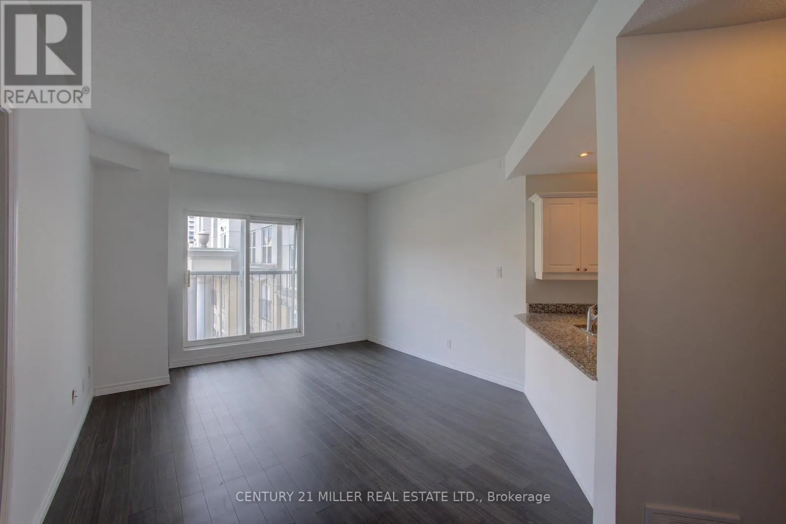 315 - 135 JAMES STREET S