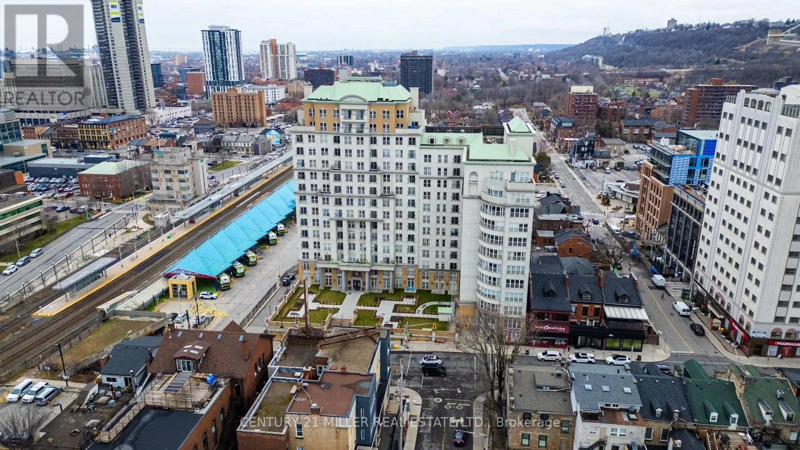 315 - 135 JAMES STREET S