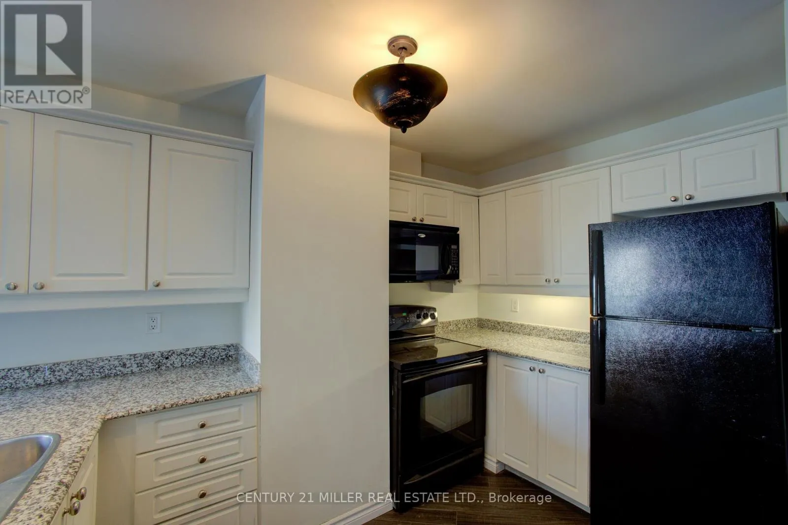 315 - 135 JAMES STREET S