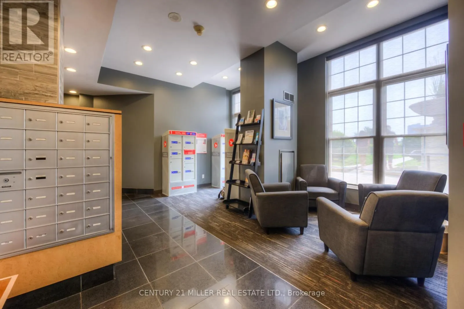315 - 135 JAMES STREET S