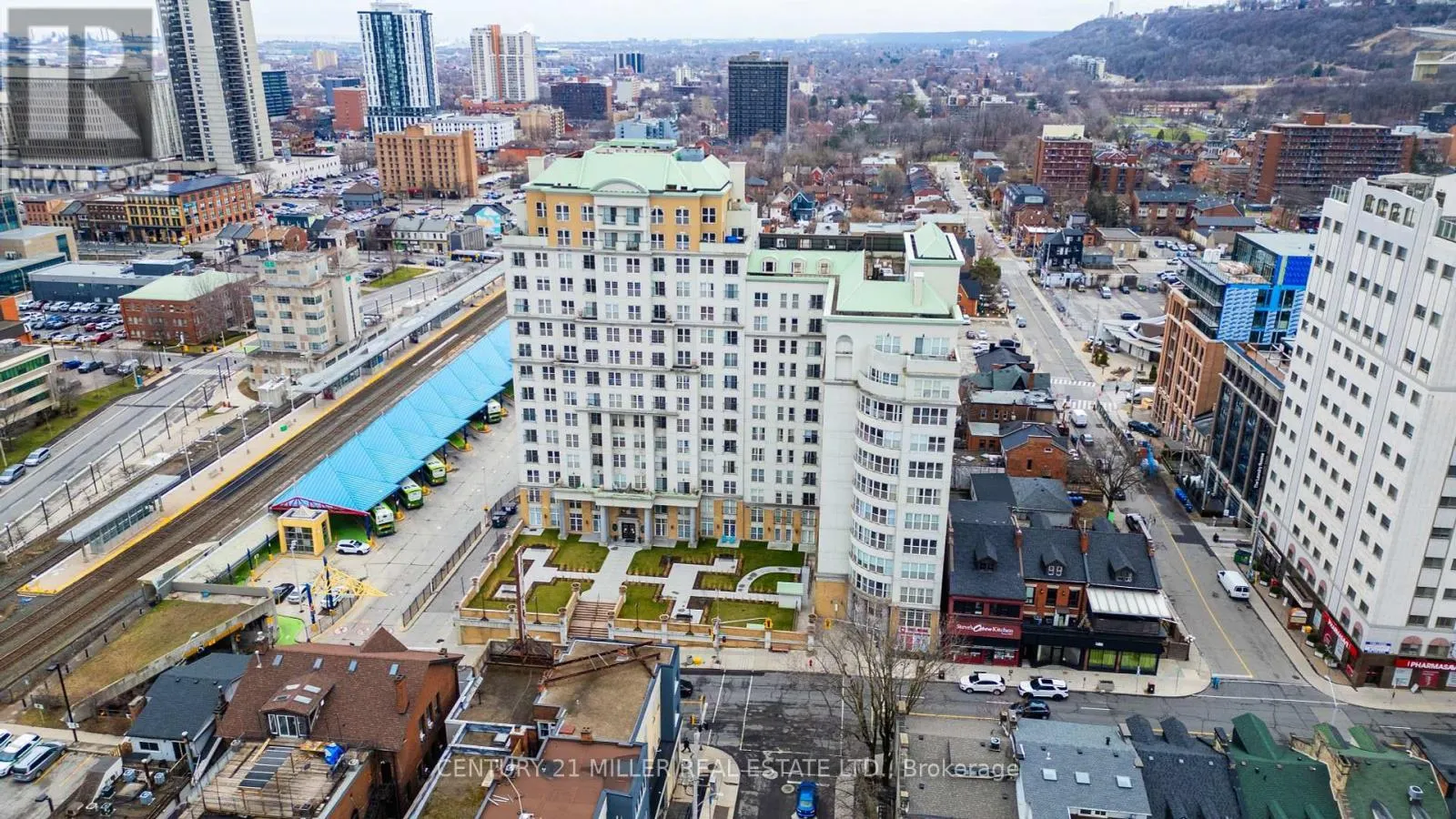 315 - 135 JAMES STREET S