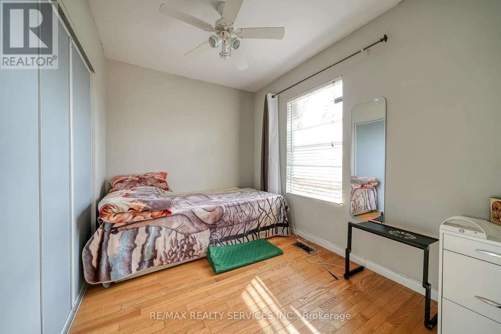 24 NORLAN AVENUE